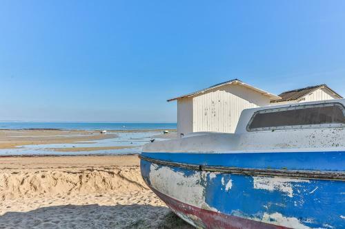 Jolie Maison Avec Piscine Et D�pendance