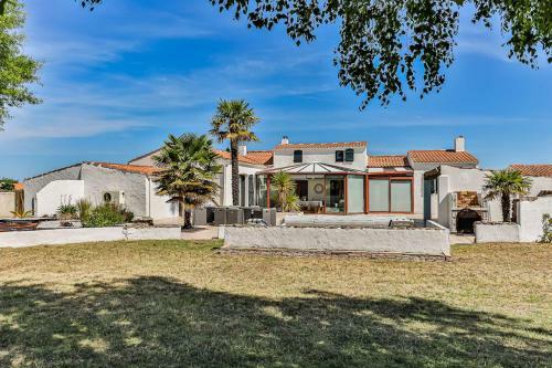 Grande Maison Avec Piscine