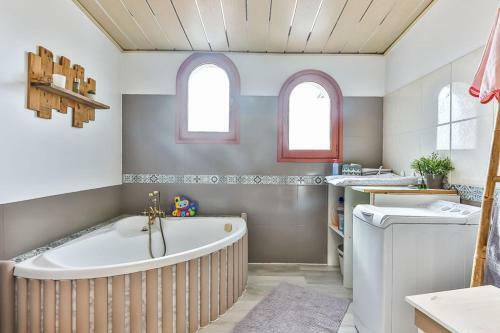 Grande Maison Avec Piscine