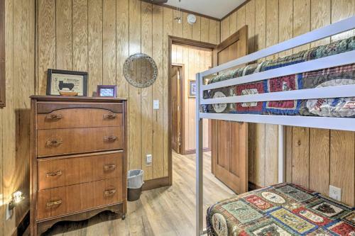 4-season Lakehouse Ski, Snowmobile And Ice Fish!