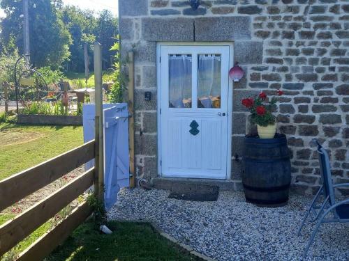 Captivating 2-bed Cottage In Mortain-bocage
