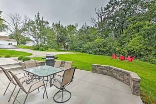 Updated Twin Lakes Cottage, Walk To Lake Mary