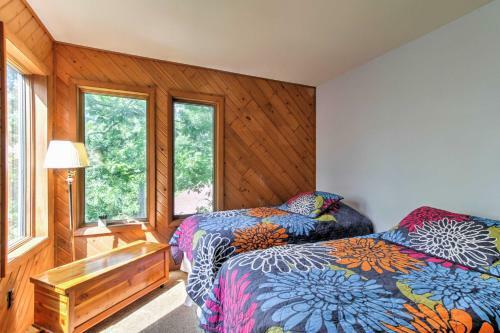 Lakefront Waupaca Home With Pool Table, Dock And Views!