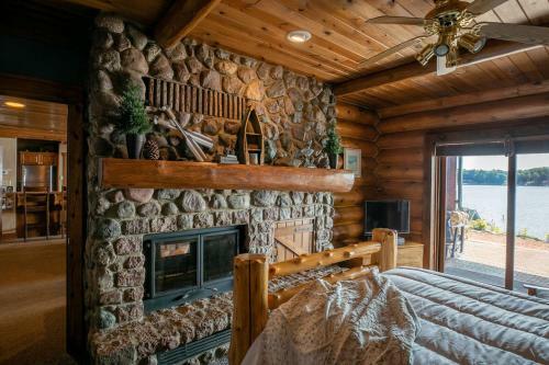 Grandview Lakeside Log Lodge