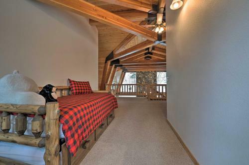Spacious Alpine Cabin With Fireplace And Deck!