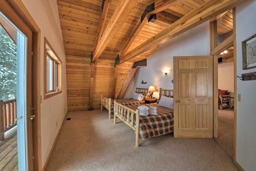 Spacious Alpine Cabin With Fireplace And Deck!