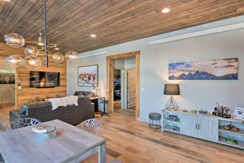 Luxury Mountainside Chalet With Stunning Views