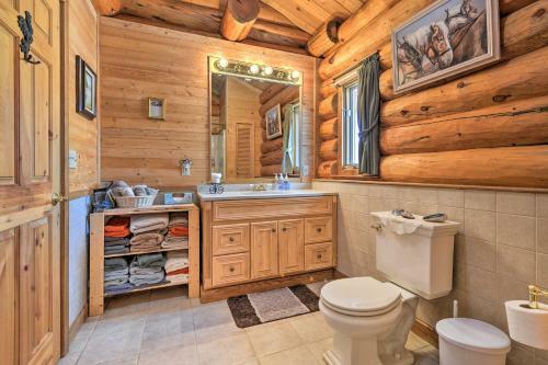 Exquisite Log Home With Lander Valley Views!