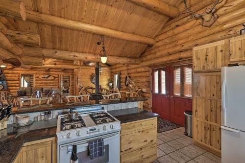 Exquisite Log Home With Lander Valley Views!