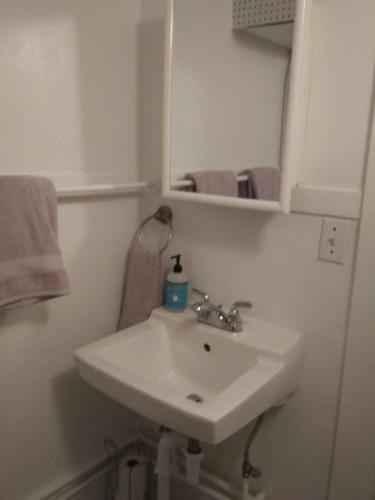 Apartamento 137 1/2 W. 1st St