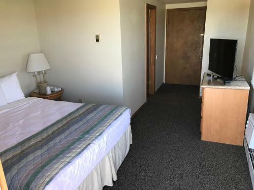 Motel Western 6 Gun