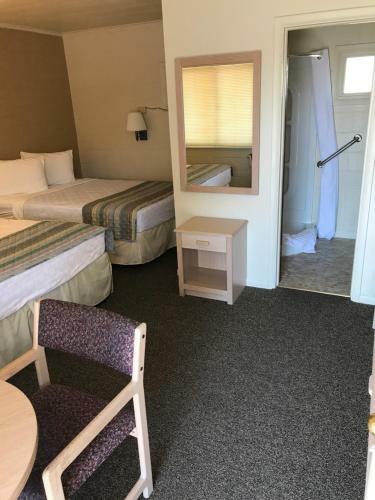 Motel Western 6 Gun