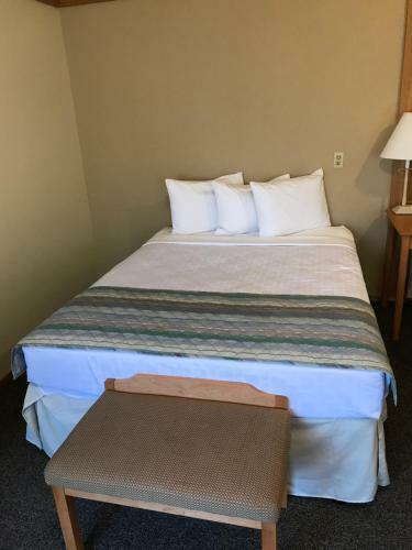 Motel Western 6 Gun