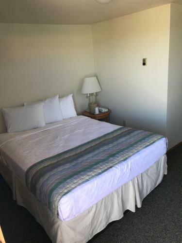 Motel Western 6 Gun