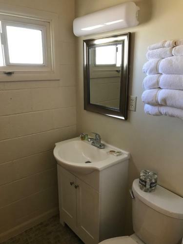 Motel Western 6 Gun