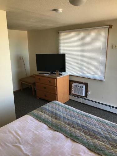Motel Western 6 Gun