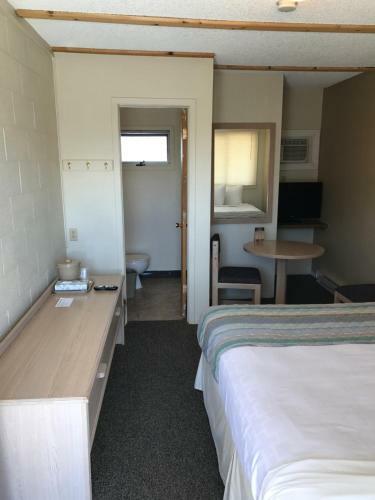 Motel Western 6 Gun