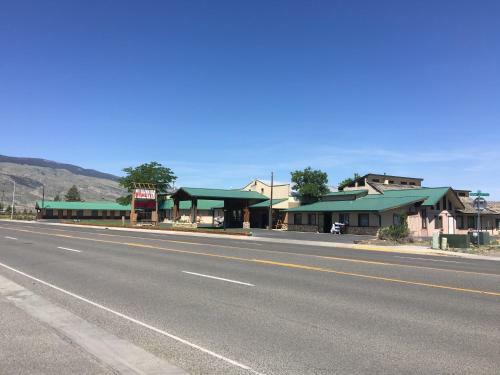 Motel Western 6 Gun