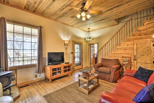 Pet-friendly Cody Home - Walk To Main Street!