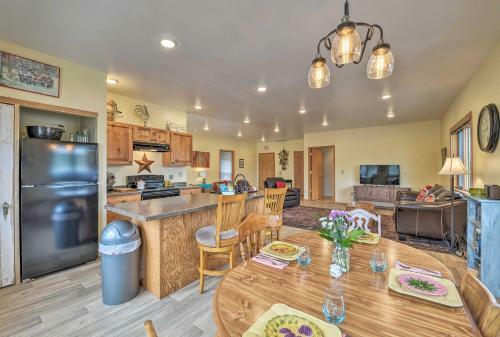 Large Ten Sleep Home On Main St, 10 Mins To Canyon