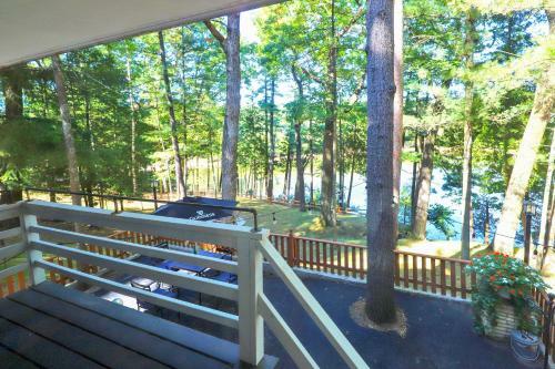 Dells Cottage River Retreat