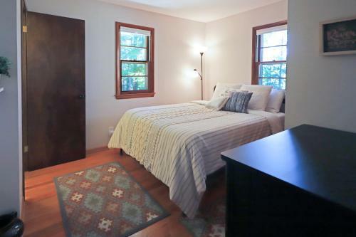 Dells Cottage River Retreat