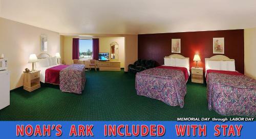 Grand Marquis Waterpark Hotel & Suites