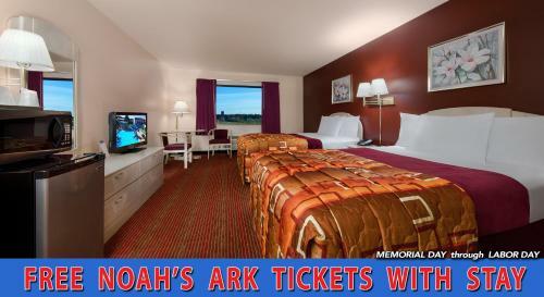 Grand Marquis Waterpark Hotel & Suites