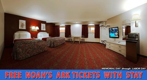 Grand Marquis Waterpark Hotel & Suites