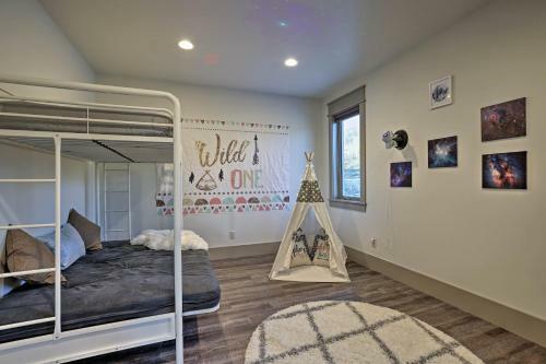Stunning Valley Home With Furnished Deck And Mtn Views