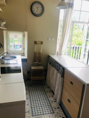 Hostal L?�glantine Studio