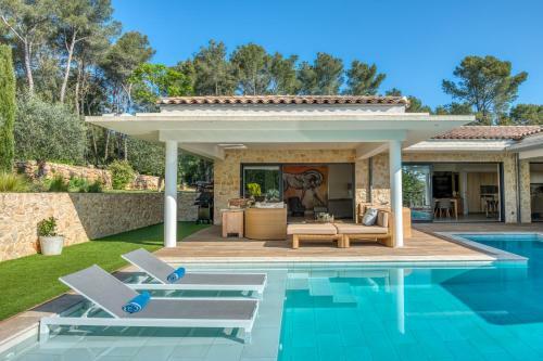 Hostal La Villa Miel