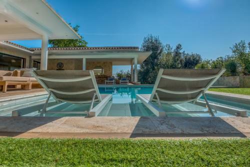 Hostal La Villa Miel