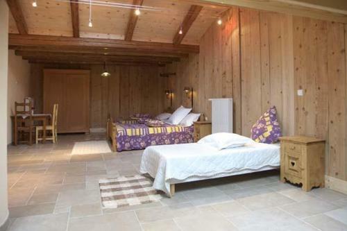 Hostal La Ferme De Ravieres