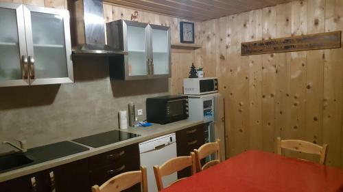 Hostal La Ferme De Ravieres