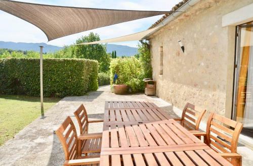 Les Cerisiers Chez Bert Climatis�, Piscine Chauff�e, Lit King Size
