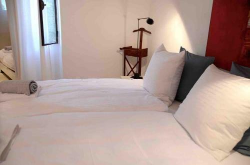 Les Cerisiers Chez Bert Climatis�, Piscine Chauff�e, Lit King Size