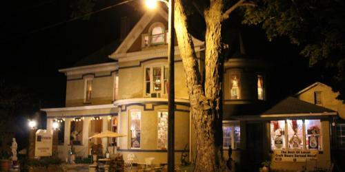 Posada Riverview Mansion Hotel