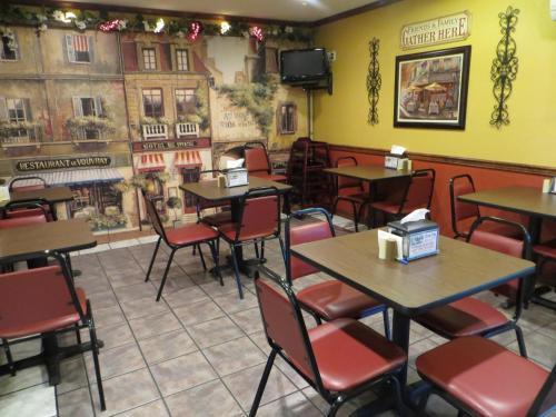 Hotel Patti's Inn And Suites