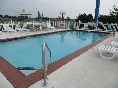 Hotel Patti's Inn And Suites