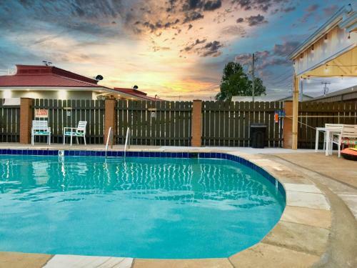 Hotel Regency Inn Eddyville
