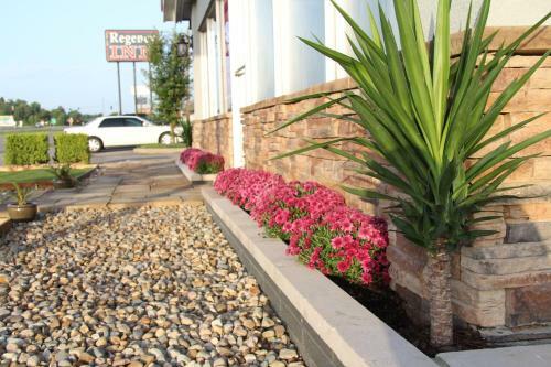 Hotel Regency Inn Eddyville