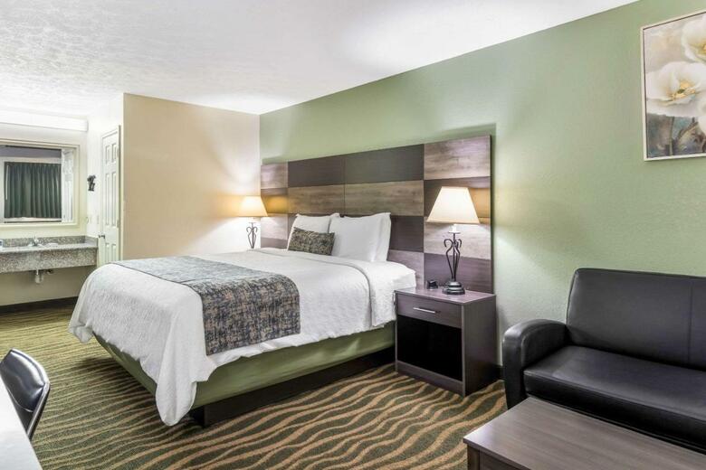 Hotel Knights Inn Cadiz