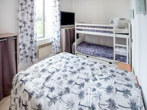 Appealing Holiday Home In Orange With Private Pool
