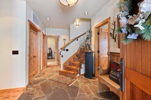 Wulf's Lodge At Squaw Valley