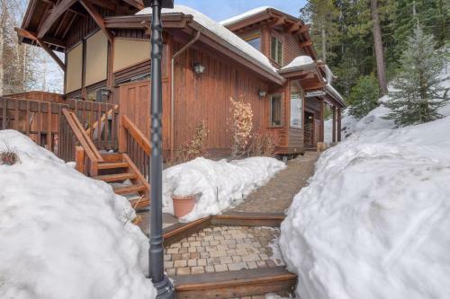 Wulf's Lodge At Squaw Valley