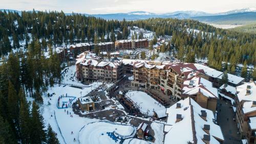 Wulf's Lodge At Squaw Valley