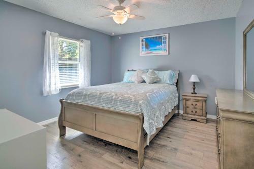 Vibrant Inverness Home With Fenced Yard And Patio