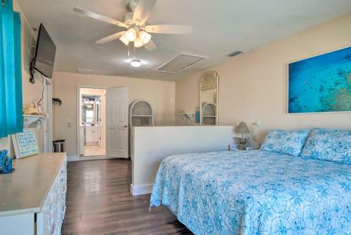 Vibrant Inverness Home With Fenced Yard And Patio