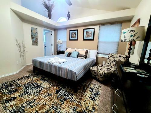 King Bed - Pool Table - Get-a-way Retreat